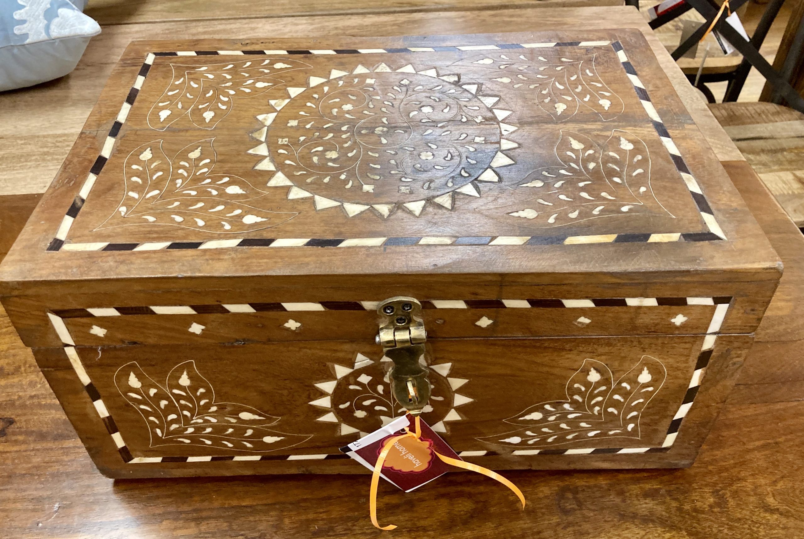 BOX – VINTAGE ORIGINAL – TEAK WITH INLAY