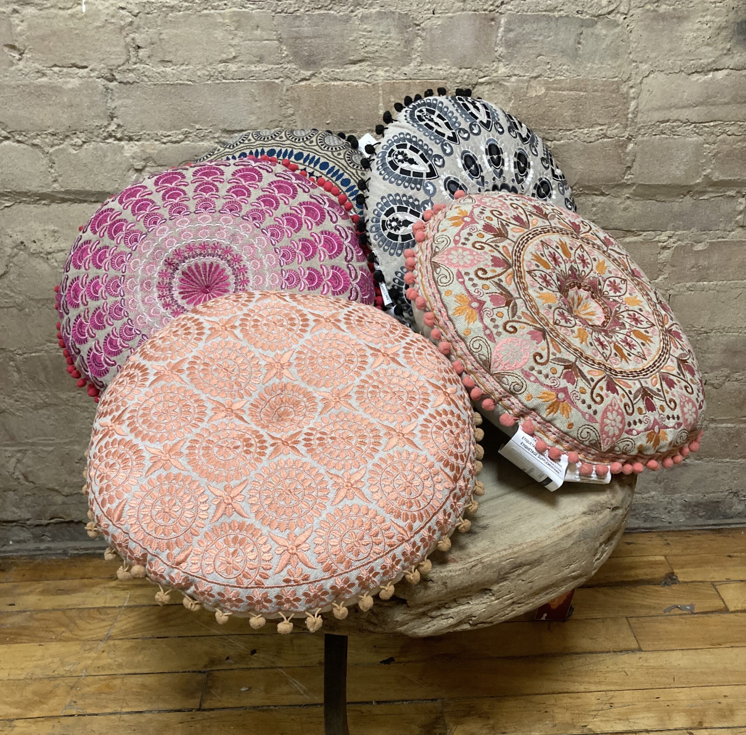 CUSHION – EMBROIDERED – MEDITATION