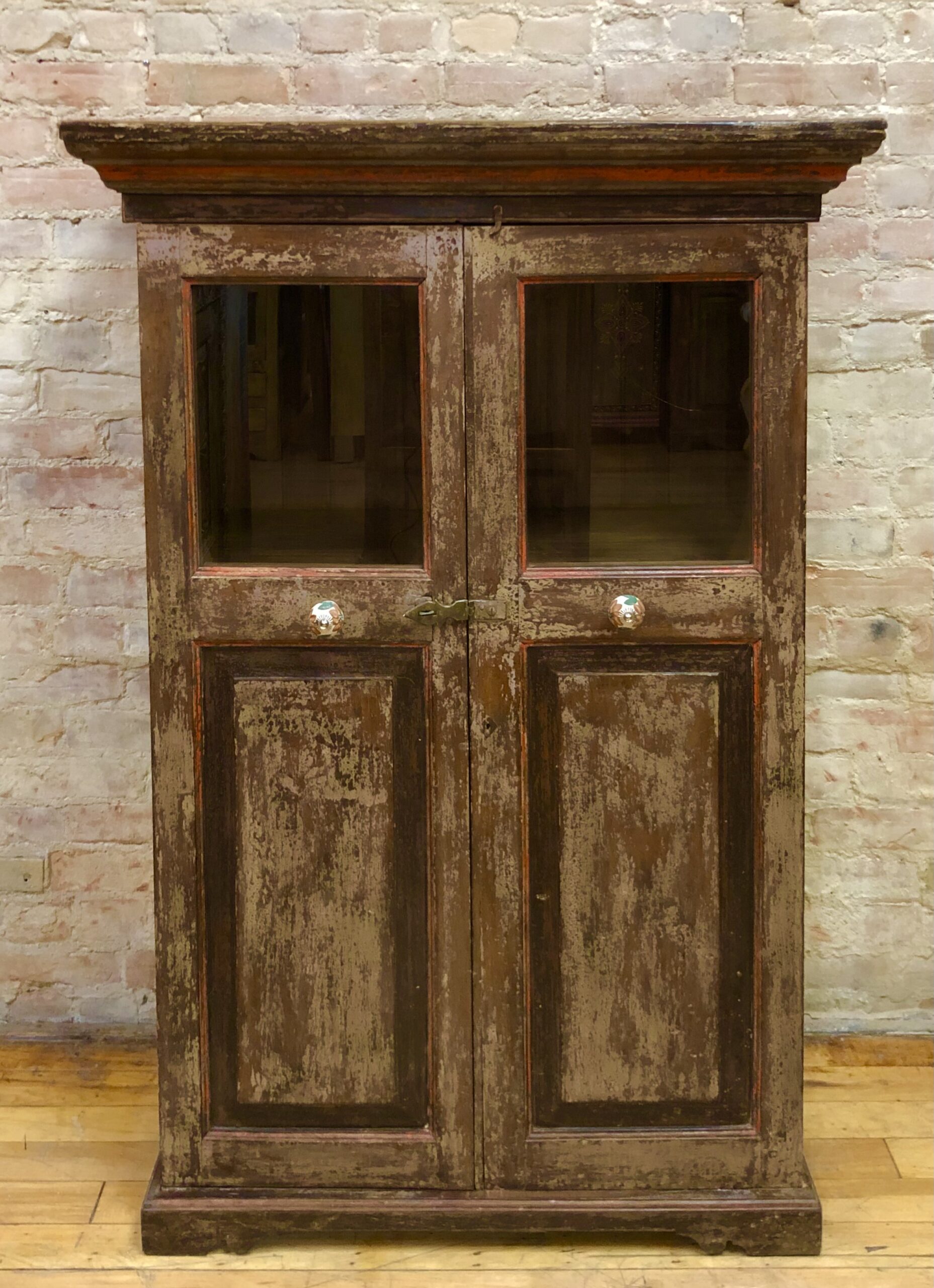 CABINET – VINTAGE ORIGINAL – 1/2 GLASS DOORS