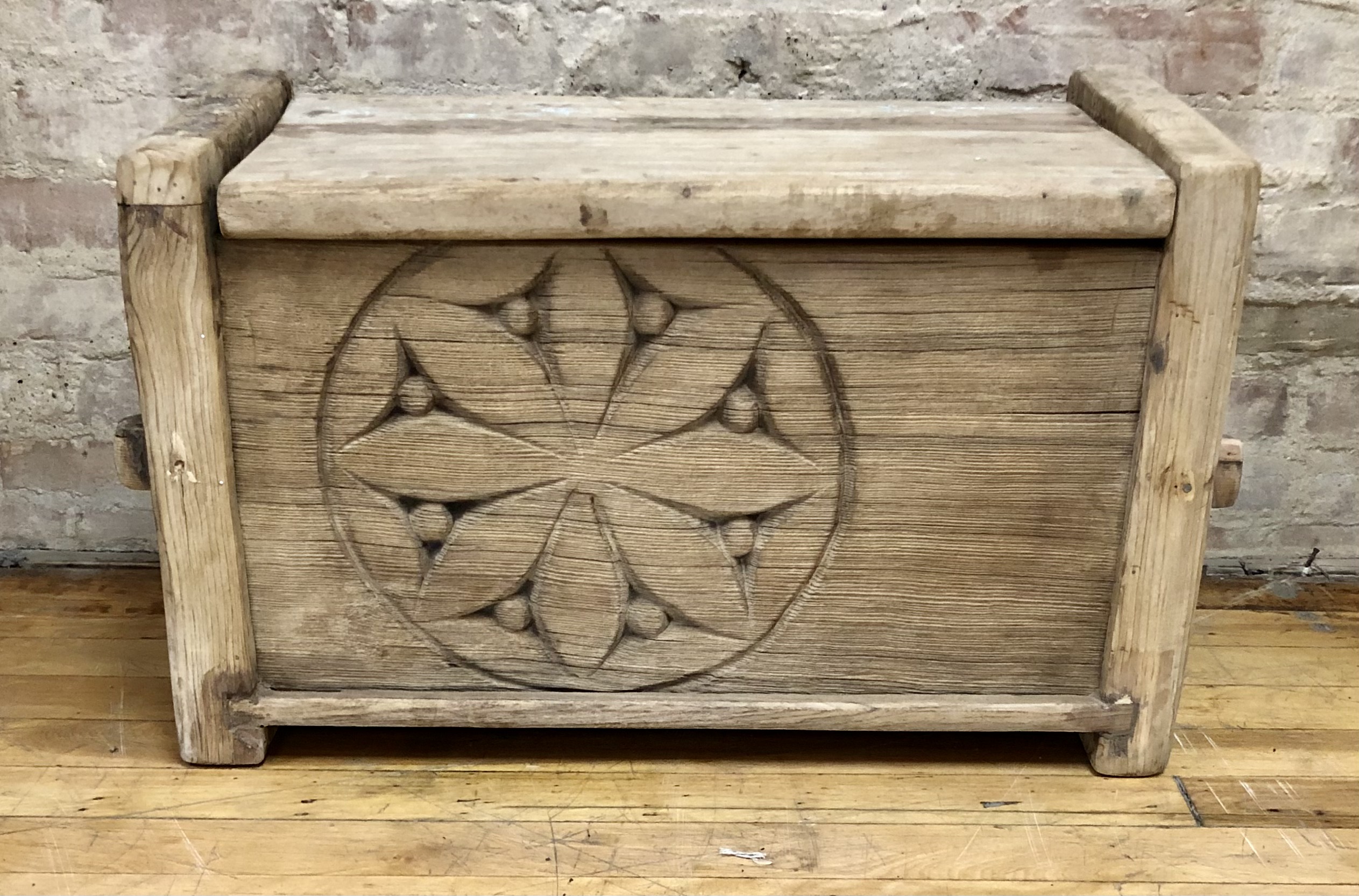 CHEST – VINTAGE ORIGINAL – HAND CARVED