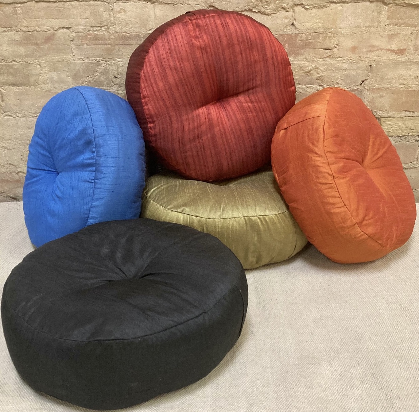 CUSHION – ROUND – SOLID COLORS