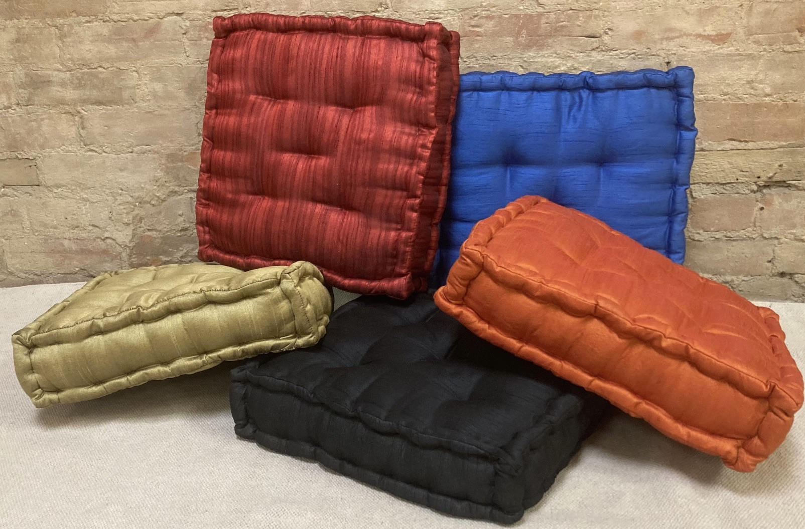 CUSHION – SQUARE – SOLID COLOURS