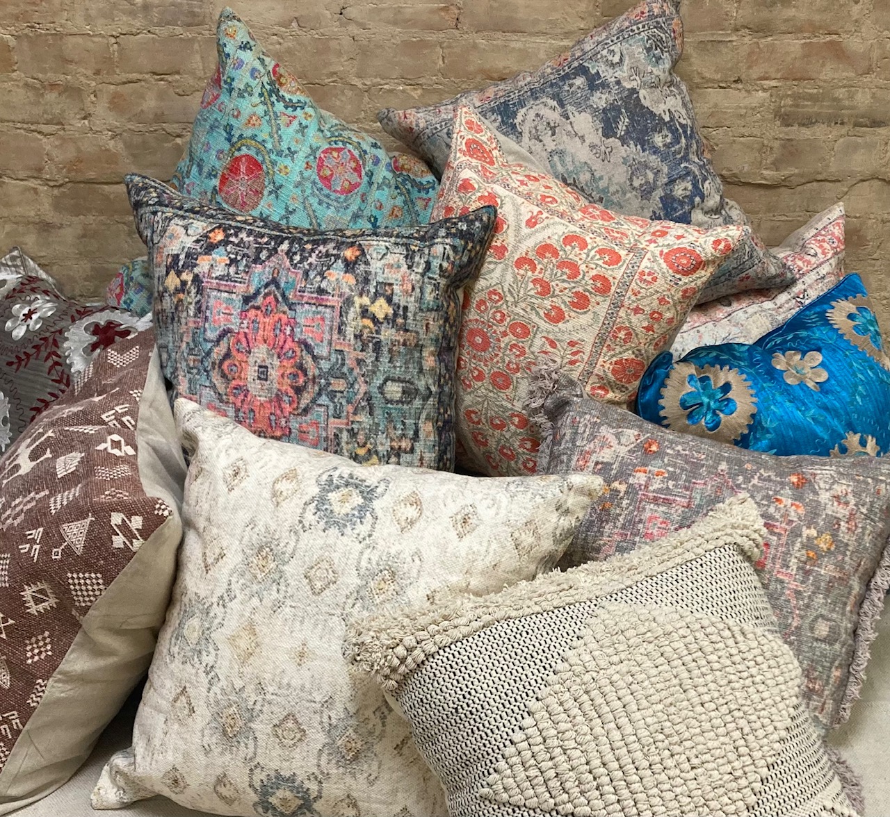 PILLOWS – PRINTED / EMBROIDERED – 24″