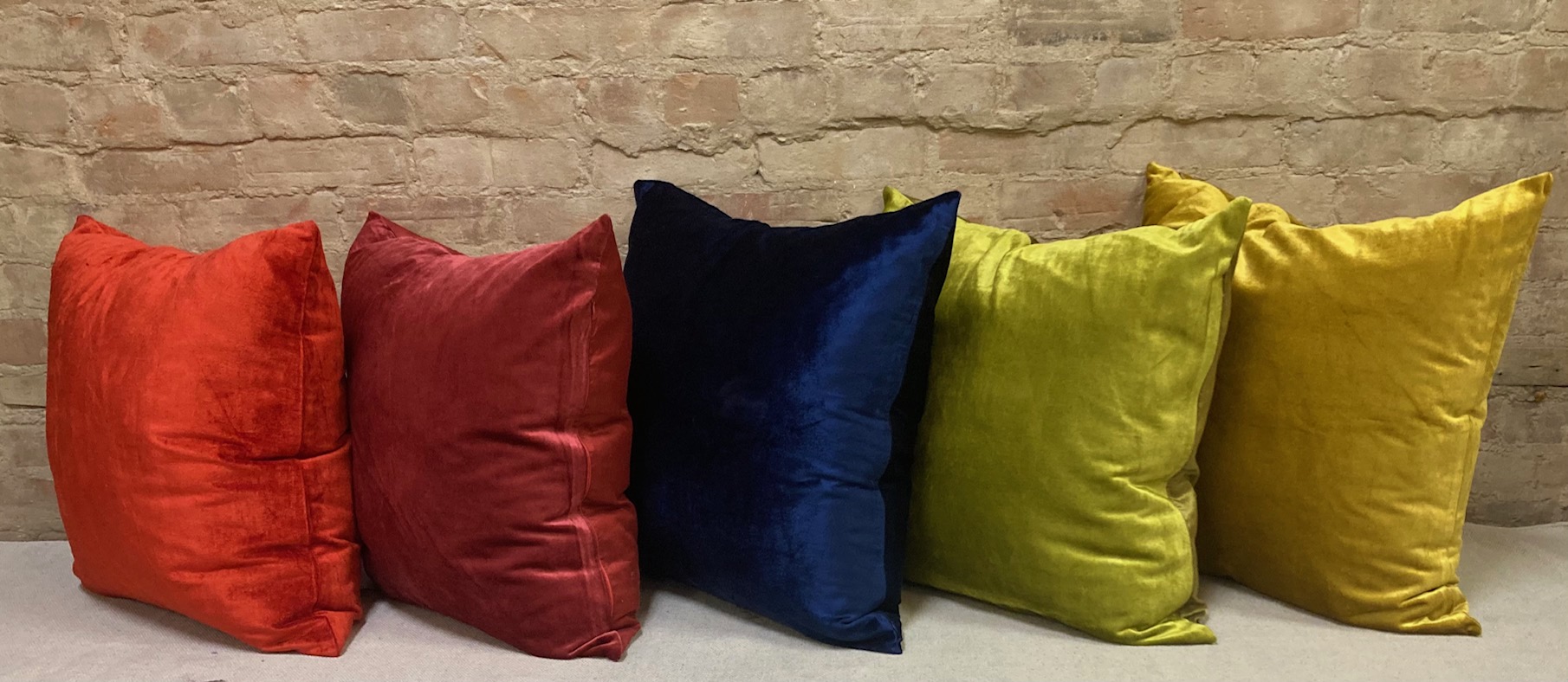 PILLOW – VELVET – SOLID – 24″