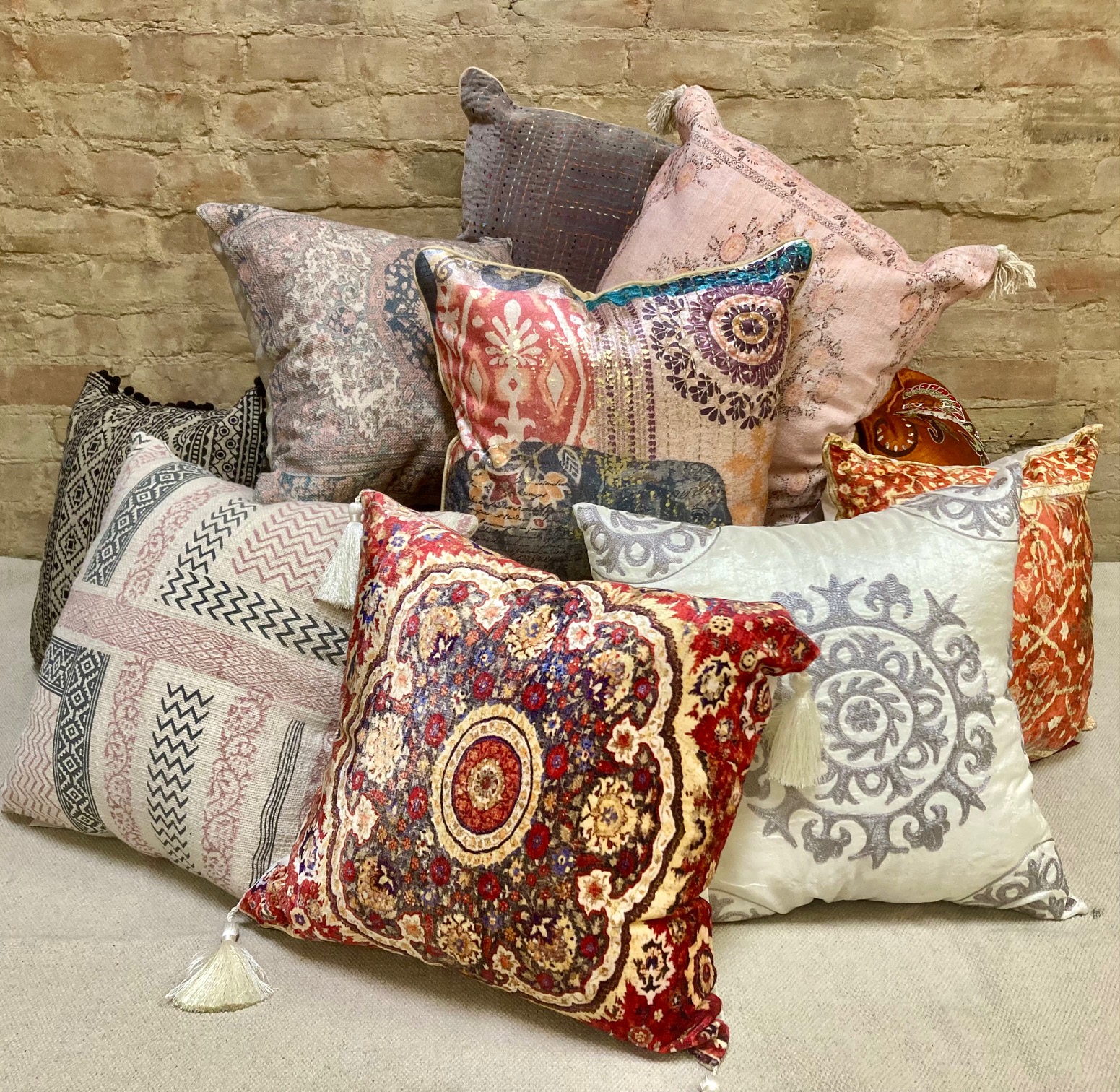 PILLOWS –  PRINTED / EMBROIDERED – 18″