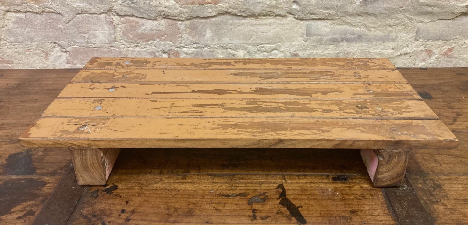 TABLE / TRAY – VINTAGE