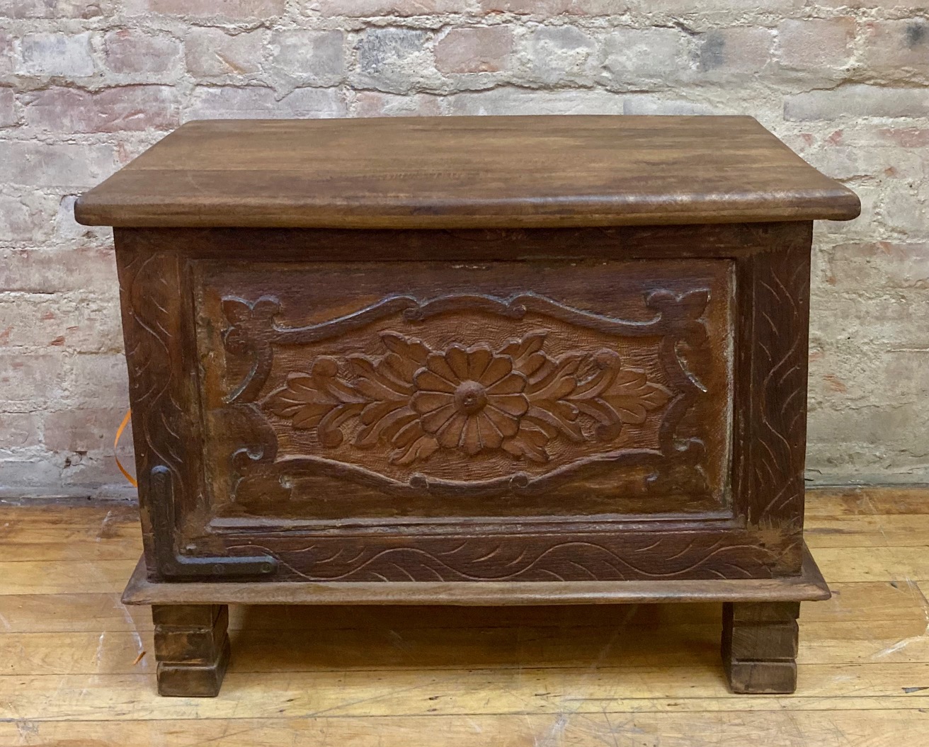 CHEST – CARVED FRONT PANEL