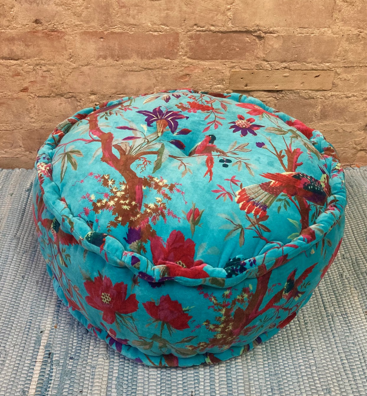 POUF – VELVET – EXOTIC BIRD PRINT