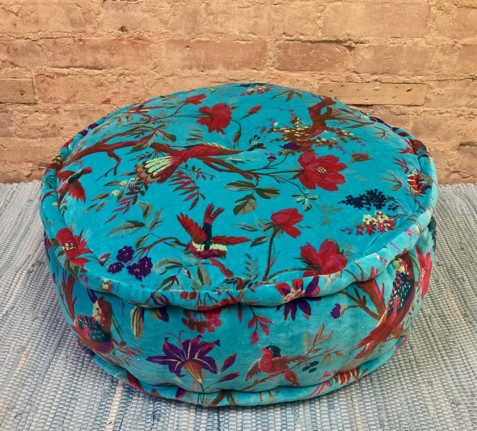 POUF – VELVET – EXOTIC BIRD PRINT