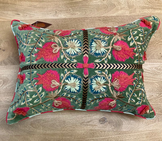 PILLOW – COTTON / VELVET – FLORAL HAND EMBROIDERY