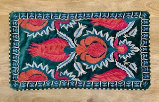 PILLOW – COTTON / VELVET – HAND EMBROIDERED