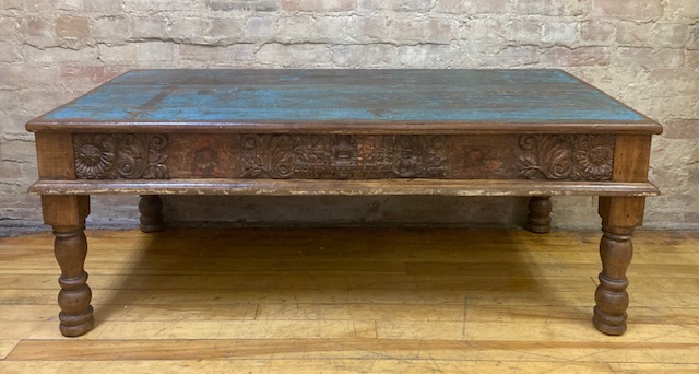 COFFEE TABLE – CARVED DETAIL