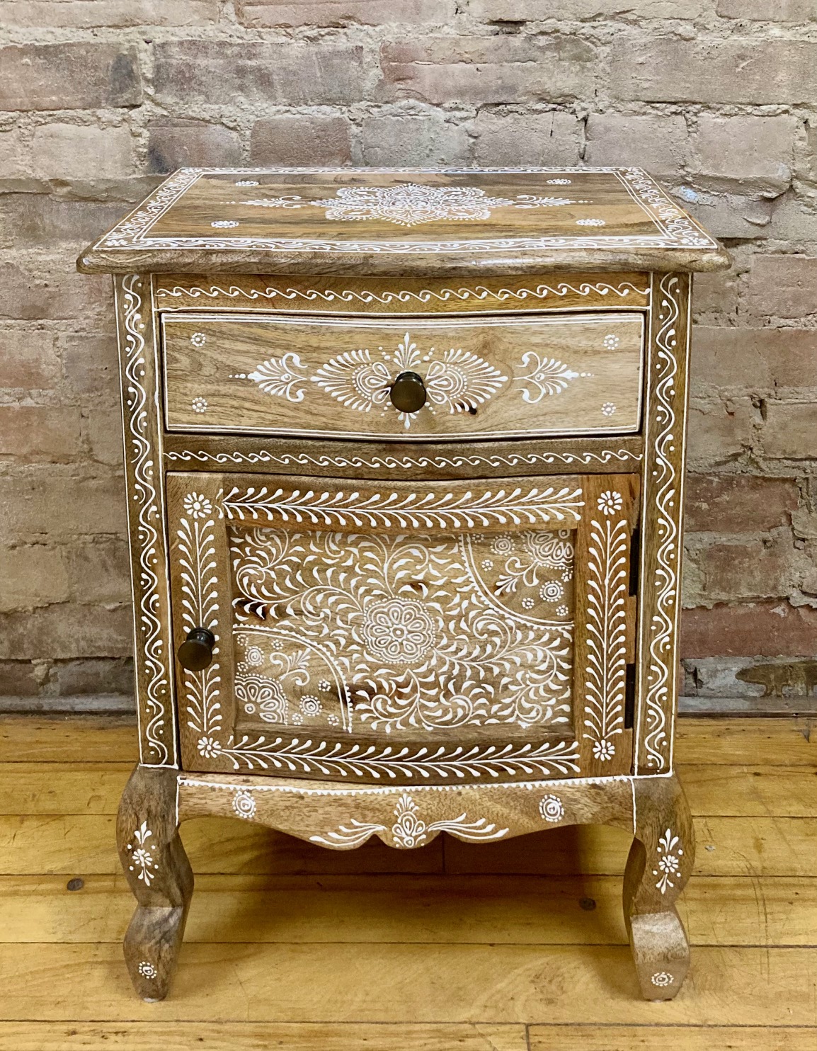 BEDSIDE TABLE – HAND PAINTED – ONE DRAWER + ONE DOOR