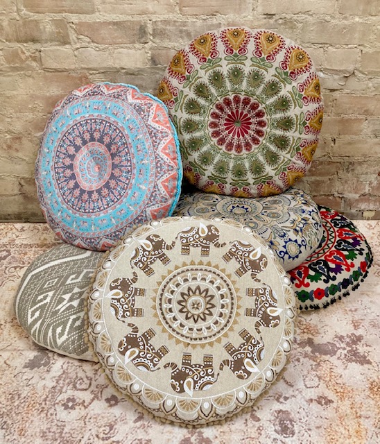 CUSHION – EMBROIDERED / PRINT
