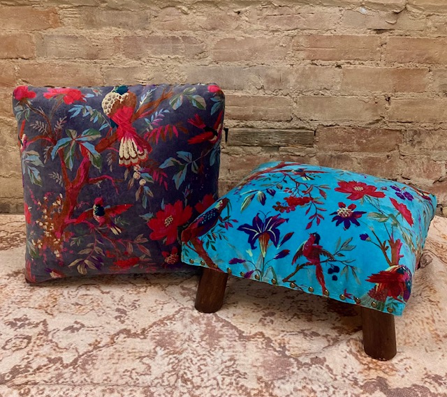 STOOL – SQUARE – COTTON VELVET – EXOTIC BIRD PRINT