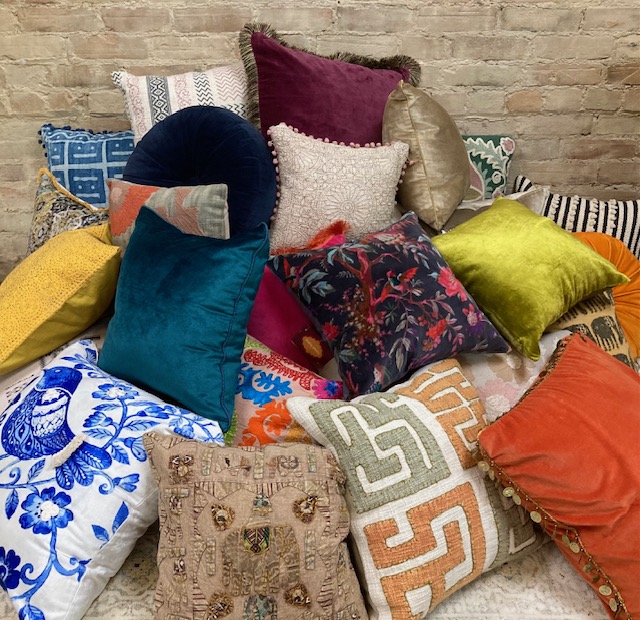 PILLOWS   PILLOWS    PILLOWS